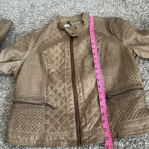 PU leather jacket. Ideal for fall winter. - Picture 5 of 7